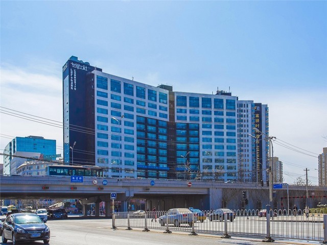 深圳国产户外异型定制LED屏订做价格